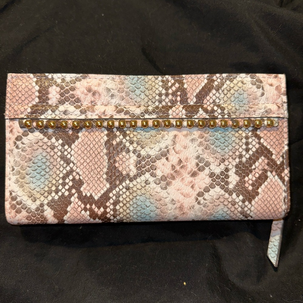 Jessica Simpson wallet